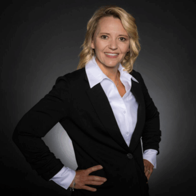 Terrie Noland headshot square